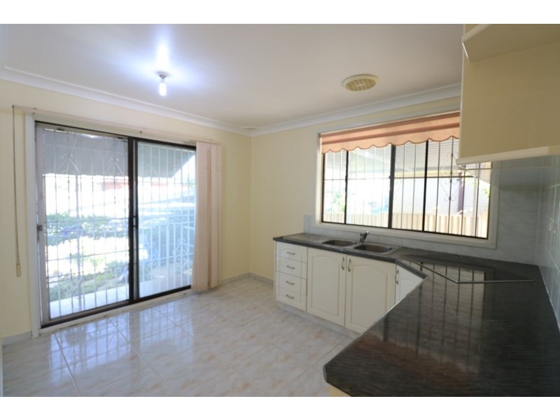 29 Dalton Place, Fairfield West NSW 2165