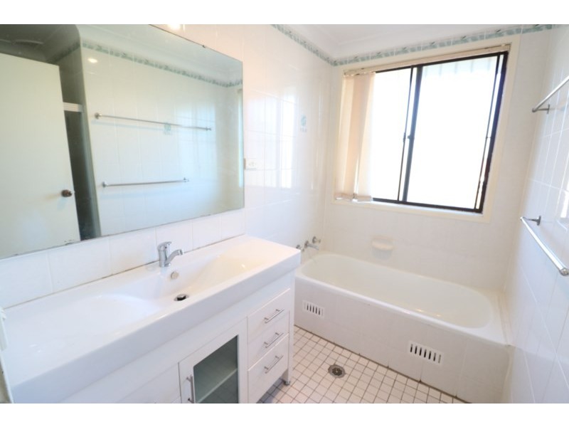29 Dalton Place, Fairfield West NSW 2165