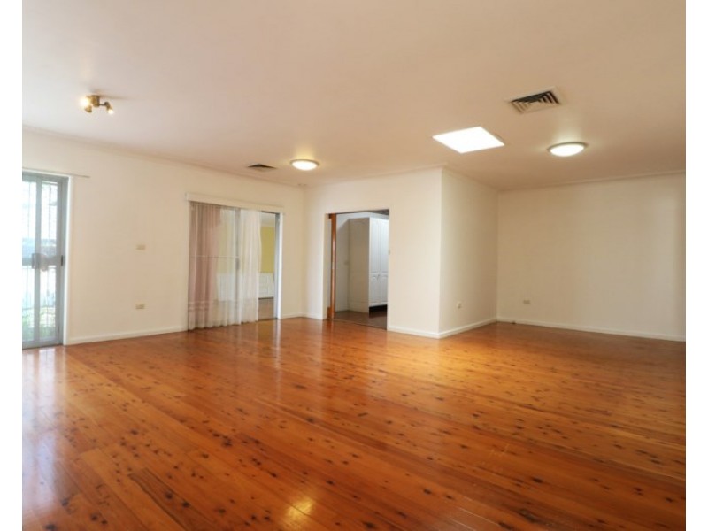 1 Kelly Place, Mount Pritchard NSW 2170