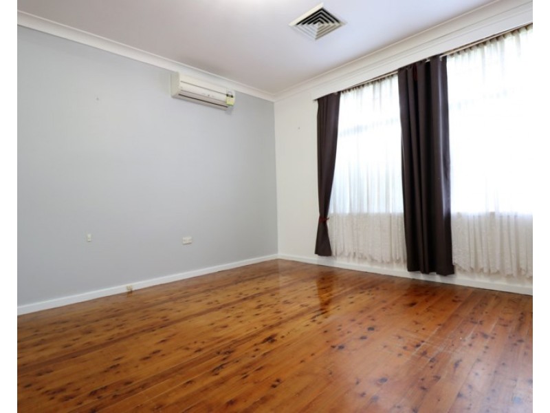 1 Kelly Place, Mount Pritchard NSW 2170