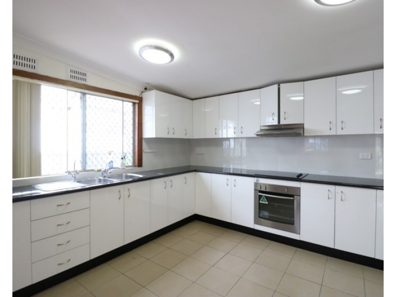 5 Parker Street, Fairfield NSW 2165