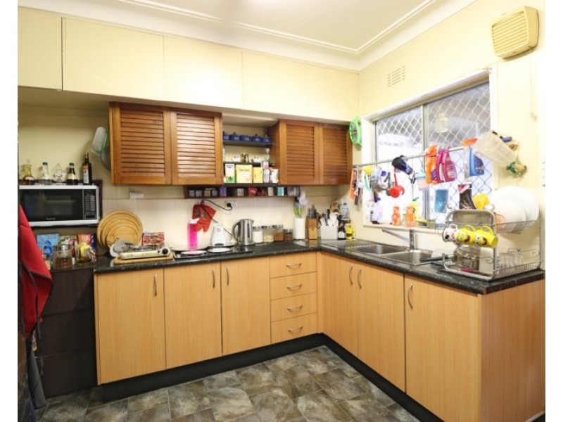 558 Smithfield Road, Greenfield Park NSW 2176