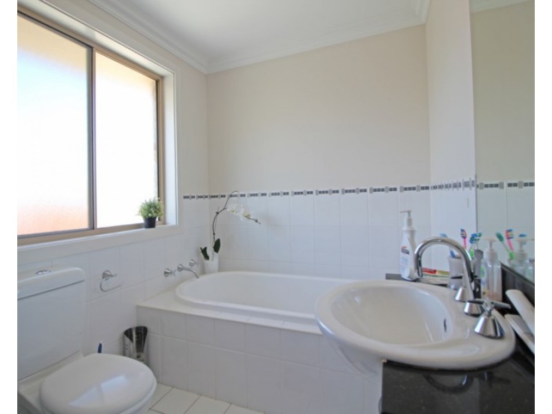 28 Smith Crescent, Liverpool NSW 2170