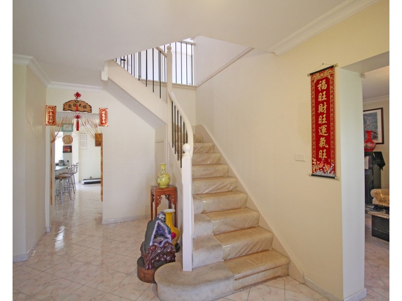 4 Curtale Court, Green Valley NSW 2168