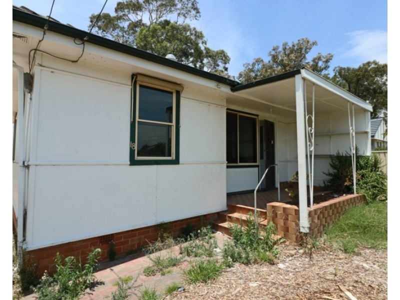 18 Van Dieman Crescent, Fairfield NSW 2165