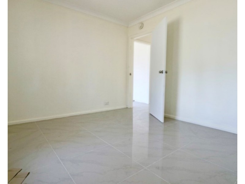 18 Van Dieman Crescent, Fairfield NSW 2165