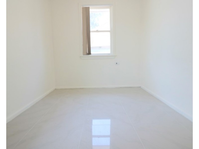 18 Van Dieman Crescent, Fairfield NSW 2165