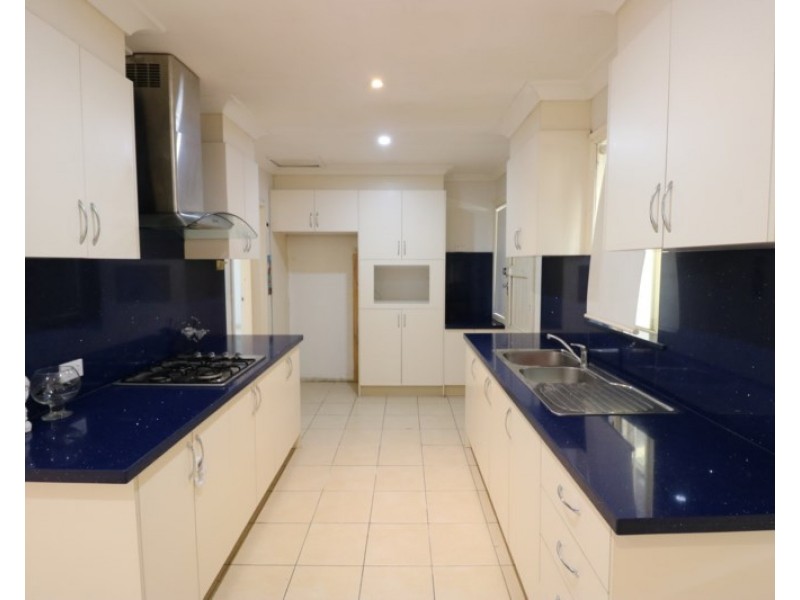 31 Festival Street, Sadleir NSW 2168