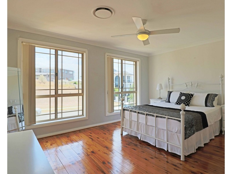 104 Carmichael Street, West Hoxton NSW 2171