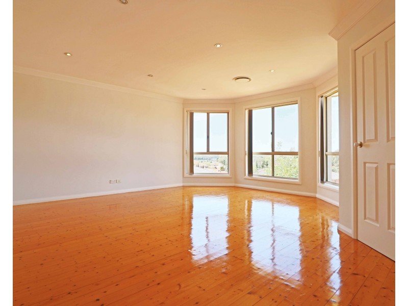 104 Carmichael Street, West Hoxton NSW 2171