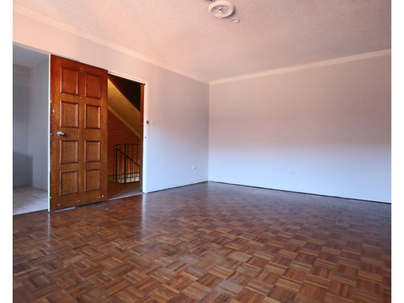 2/85 Longfield Street, Cabramatta NSW 2166