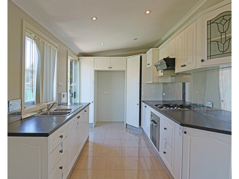 7 Bungulla Street, Sadleir NSW 2168