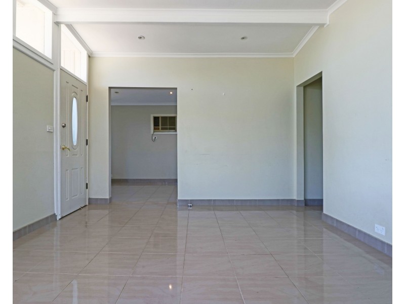 7 Bungulla Street, Sadleir NSW 2168