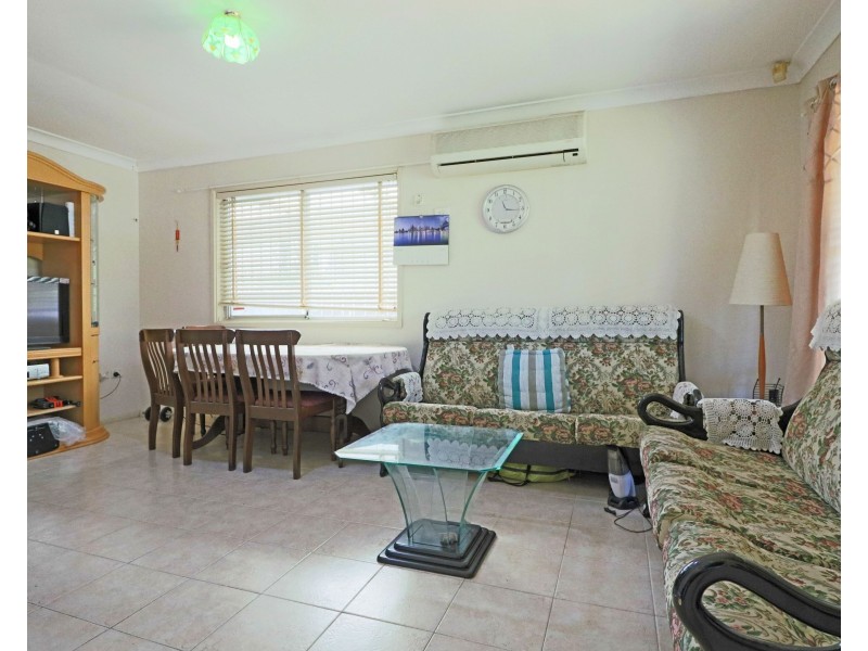 35 Chelsea Drive, Canley Heights NSW 2166