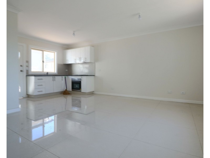 18 Van Dieman Crescent, Fairfield NSW 2165