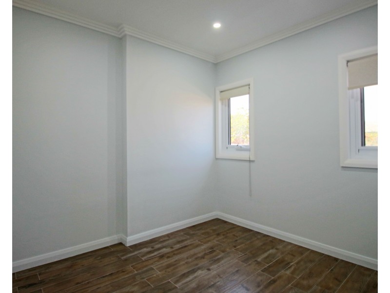 52 Endeavour Road, Georges Hall NSW 2198