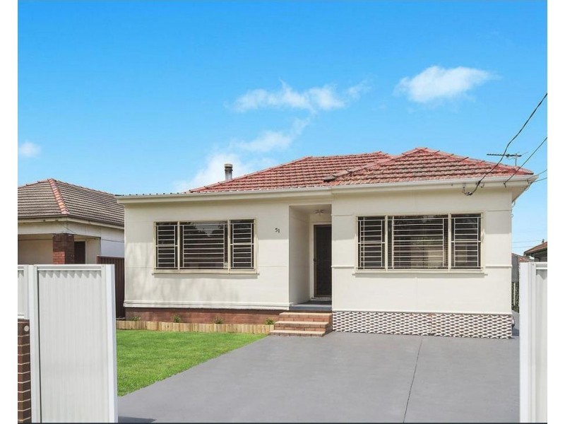 52 Endeavour Road, Georges Hall NSW 2198