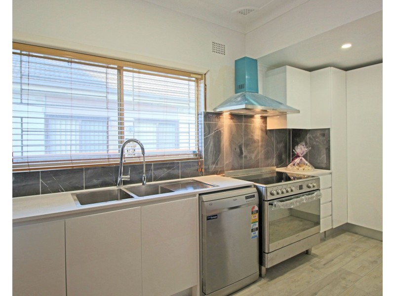 52 Endeavour Road, Georges Hall NSW 2198