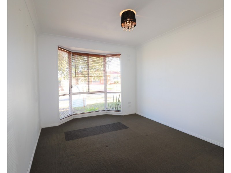 5A Tamworth Crescent, Hoxton Park NSW 2171