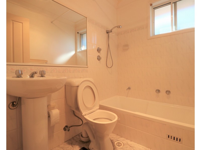 5A Tamworth Crescent, Hoxton Park NSW 2171