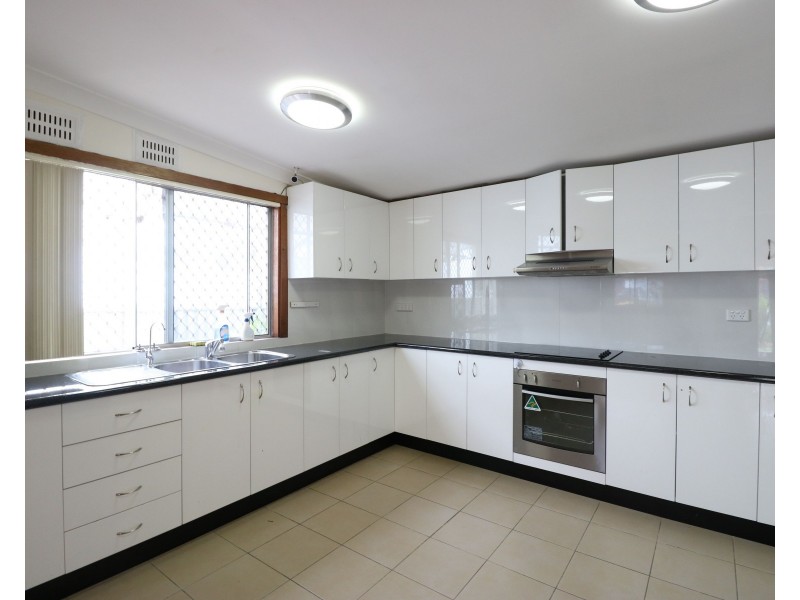 5 Parker Street, Fairfield NSW 2165