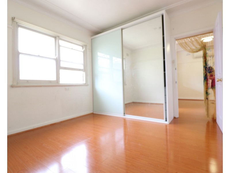 5 Parker Street, Fairfield NSW 2165