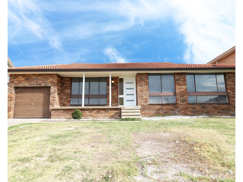 8 Thackeray Close, Wetherill Park NSW 2164