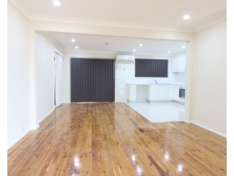 8 Thackeray Close, Wetherill Park NSW 2164