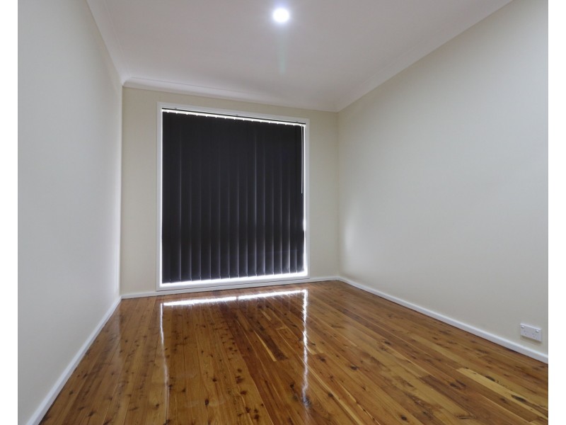 8 Thackeray Close, Wetherill Park NSW 2164