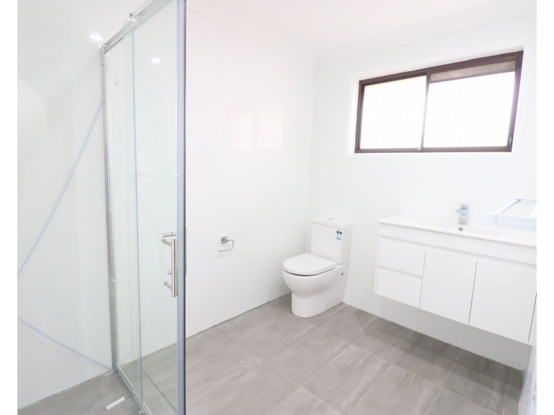 8 Thackeray Close, Wetherill Park NSW 2164