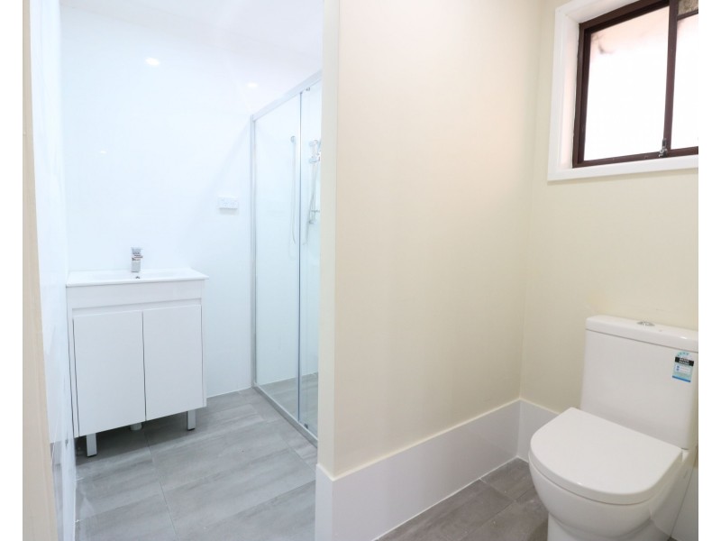 8 Thackeray Close, Wetherill Park NSW 2164