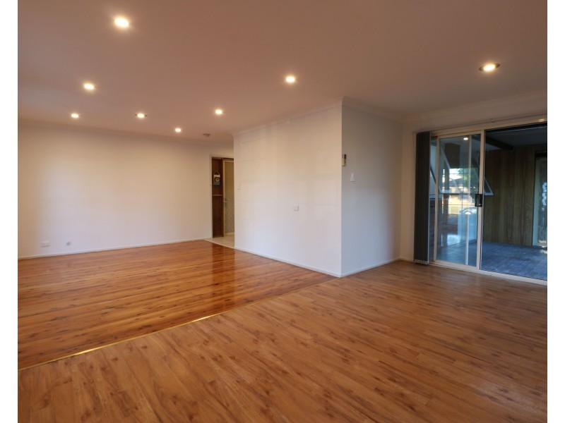 35 Melbourne Road, St Johns Park NSW 2176