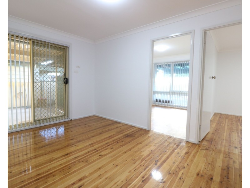 35 Melbourne Road, St Johns Park NSW 2176