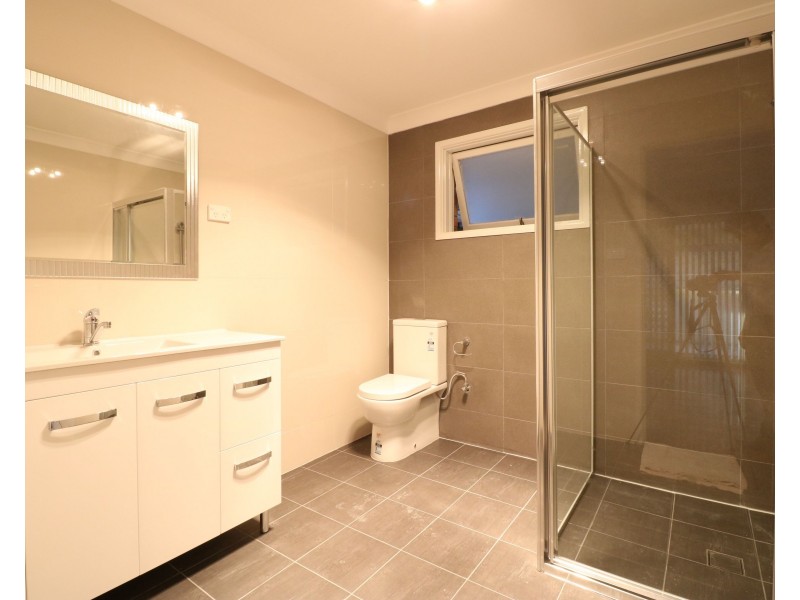 35 Melbourne Road, St Johns Park NSW 2176