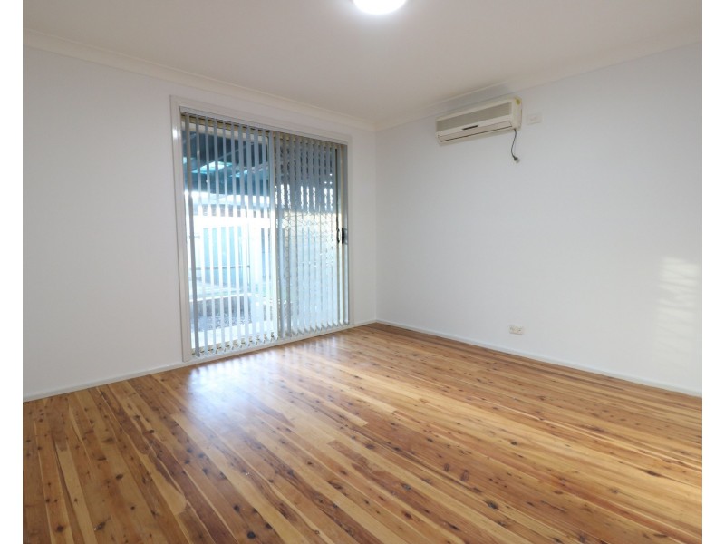 35 Melbourne Road, St Johns Park NSW 2176