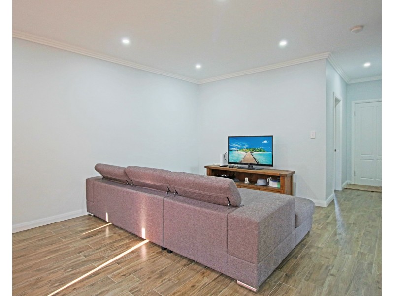 52 Endeavour Road, Georges Hall NSW 2198