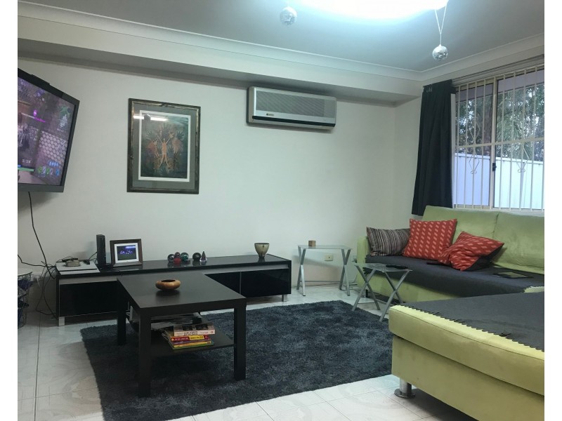 33 Diamond Crescent, Bonnyrigg NSW 2177