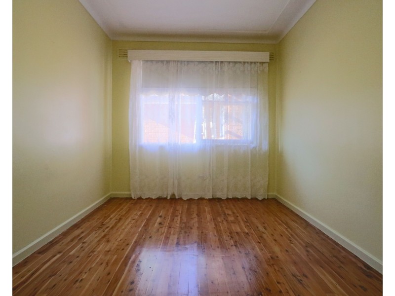 6 Savery Place, Fairfield NSW 2165