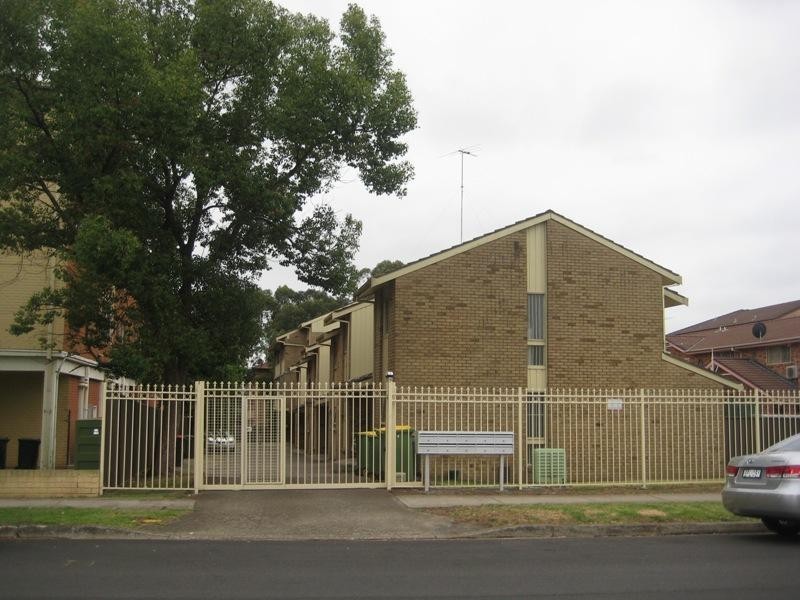 1/9 Gilbert Street, Cabramatta NSW 2166