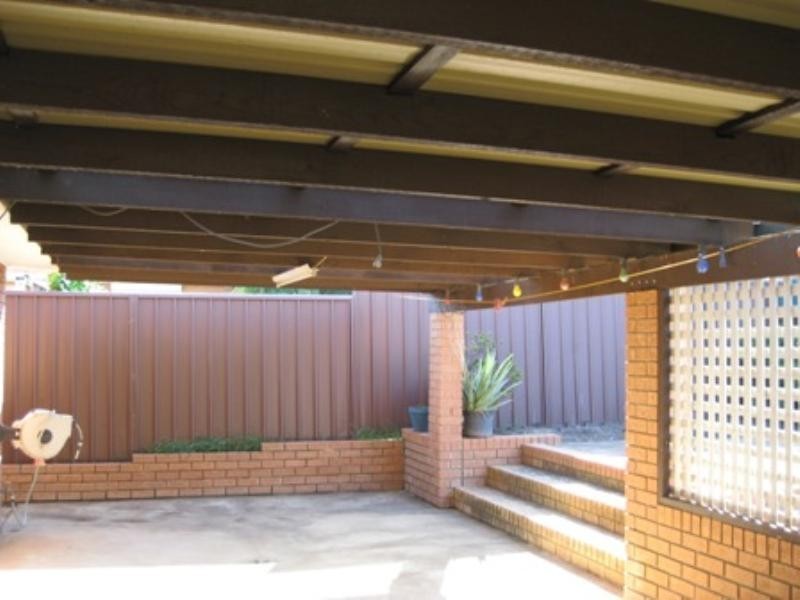 Edensor Park NSW 2176