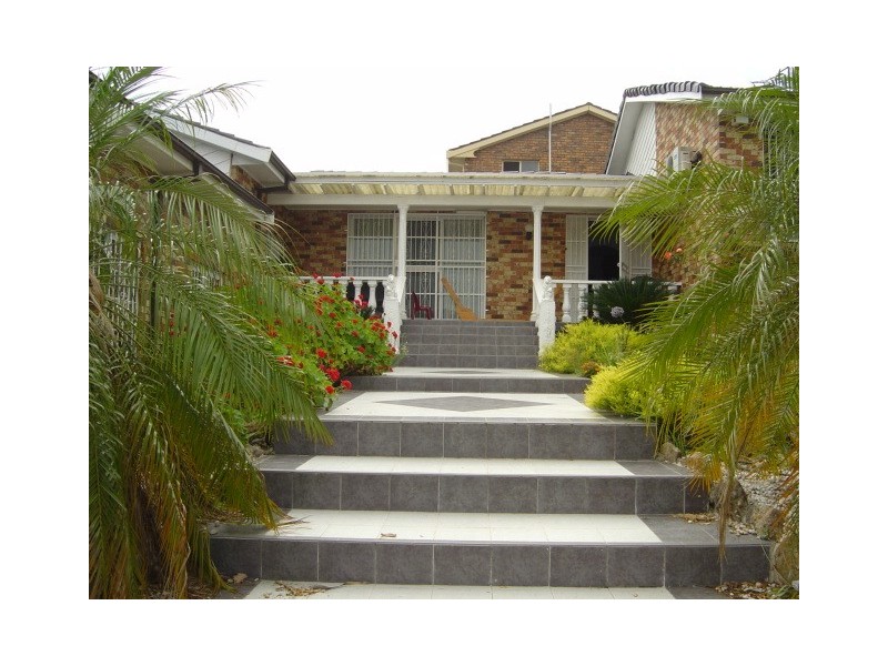 Edensor Park NSW 2176