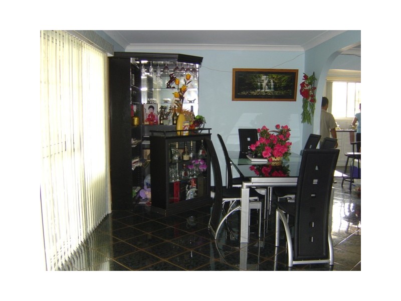 Edensor Park NSW 2176