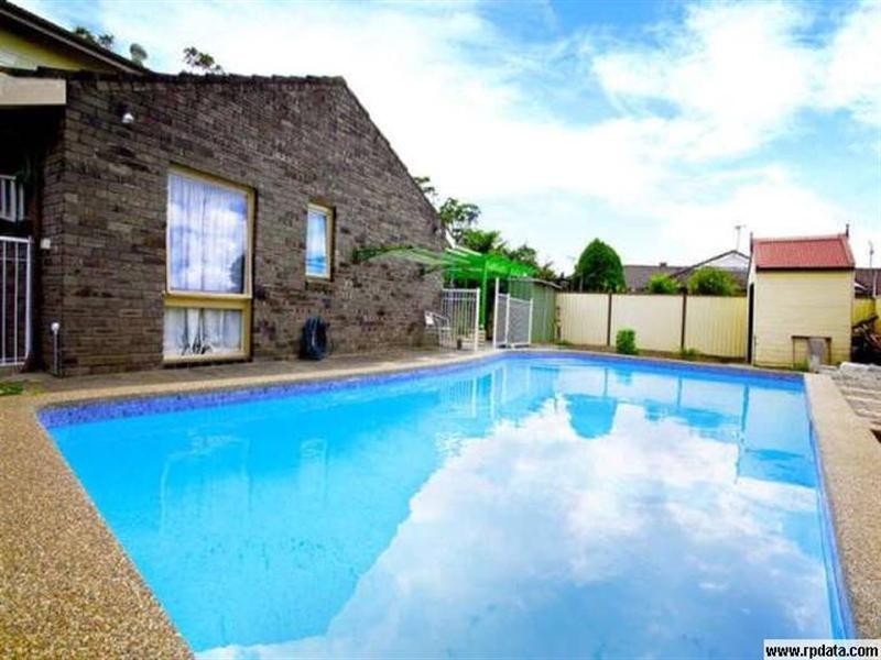 Greenfield Park NSW 2176