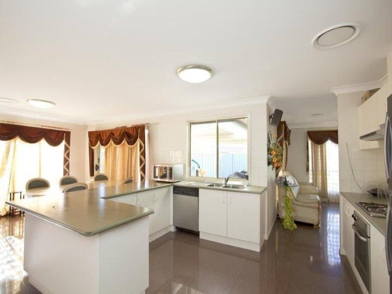 5 Lacepede Place, Hinchinbrook NSW 2168