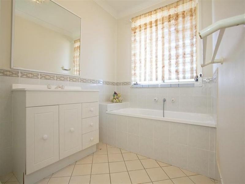 5 Lacepede Place, Hinchinbrook NSW 2168