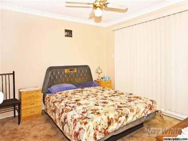 18 Austen Close, Wetherill Park NSW 2164