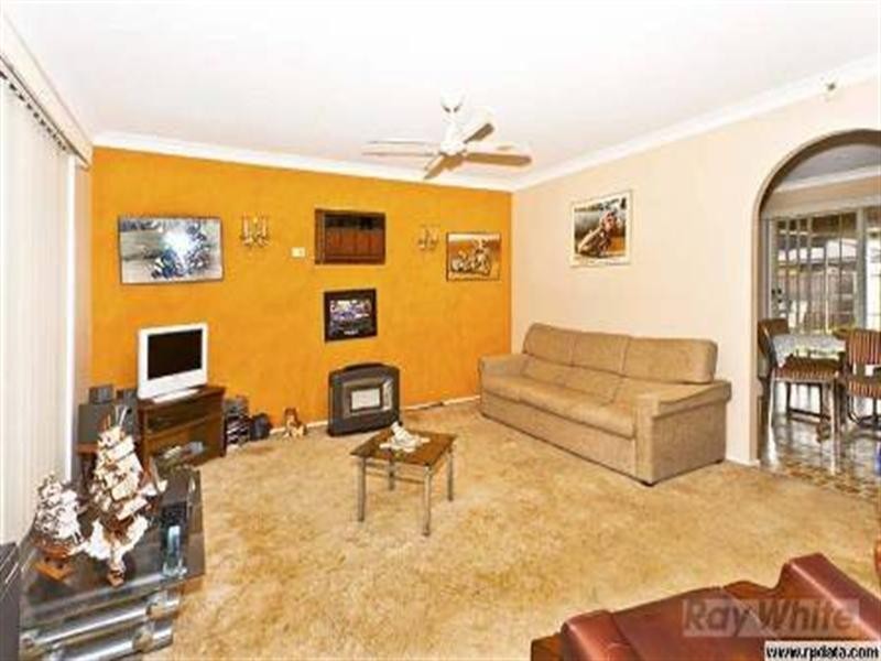 18 Austen Close, Wetherill Park NSW 2164
