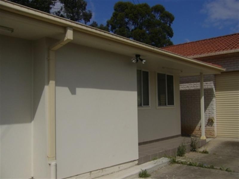 5a Malcolm, Mount Pritchard NSW 2170