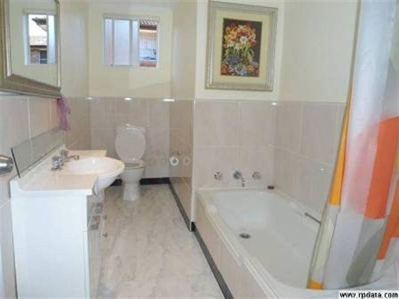 16/168 Sandal Crescent, Carramar NSW 2163