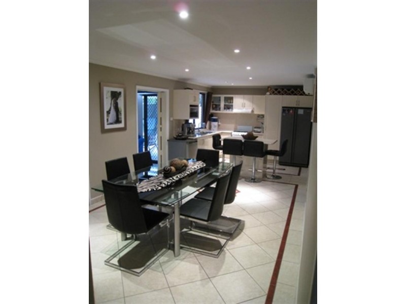 3/4 Amiens Close, Bossley Park NSW 2176